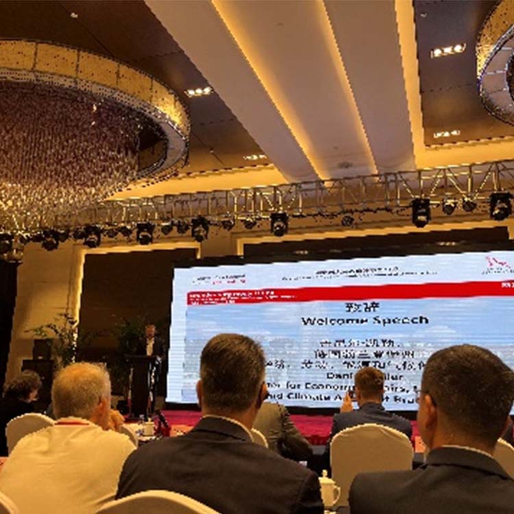 ব্র্যান্ডেনবার্গ জার্মান রাজধানী অঞ্চল থেকে চীন-ব্যবসায়িক প্রতিনিধি দলের সাথে সাক্ষাত করেছেন